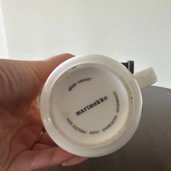 Marimekko Yellow and White Floral Dining Mug - Picture 4 of 4